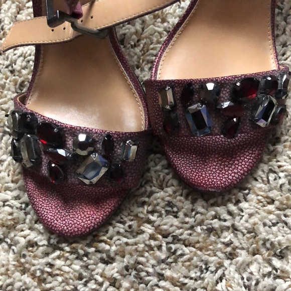 Express Heels - Picture 4 of 6